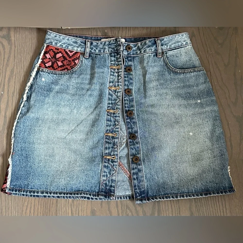 Scotch & Soda Spicy Sunday Button Down Denim Skirt.